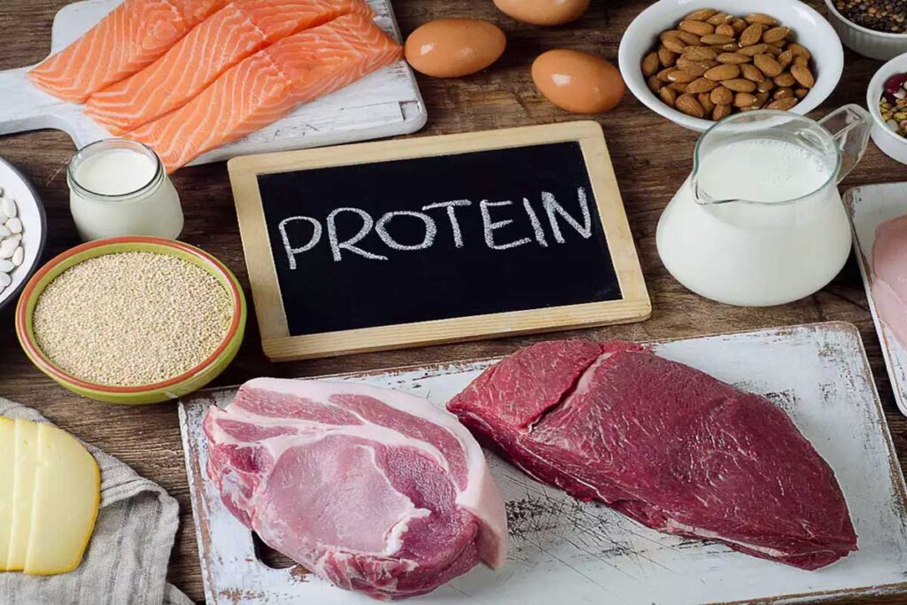 پروتئین چیست؟ از ساختار تا فواید و کاربردها